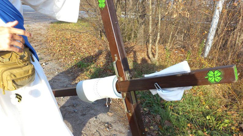 Хрест Джима важить 25 кілограмів