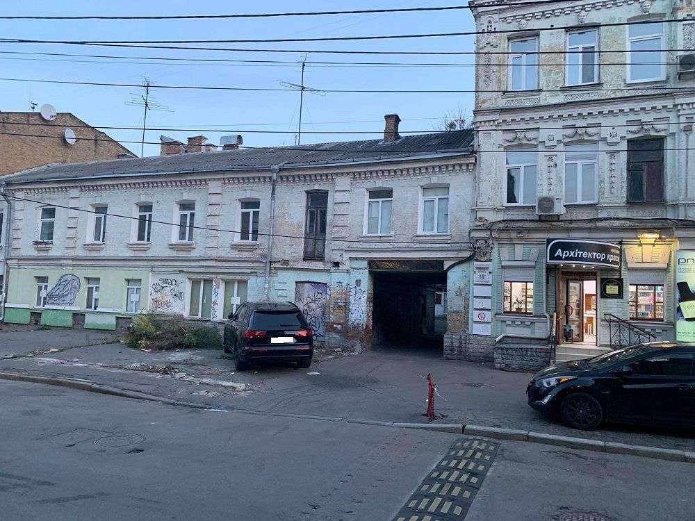 Садиба потребує відновлення. Фото - Дмитро Перов Садиба потребує відновлення. Фото - Дмитро Перов