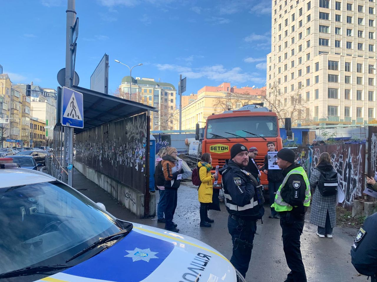 Активісти звернулись до поліції, проте будівництво триває Активісти звернулись до поліції, проте будівництво триває