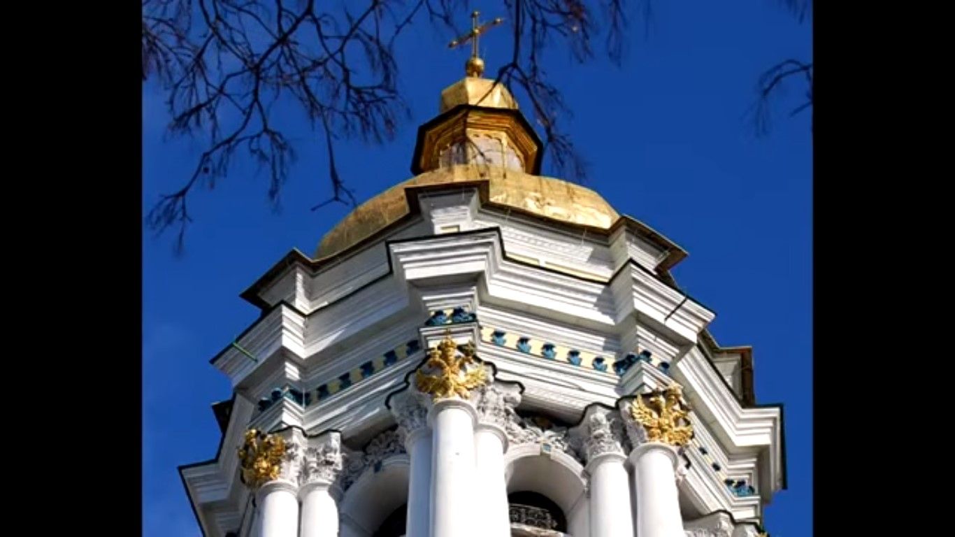 Позолочені барельєфи на дзвінниці лаври