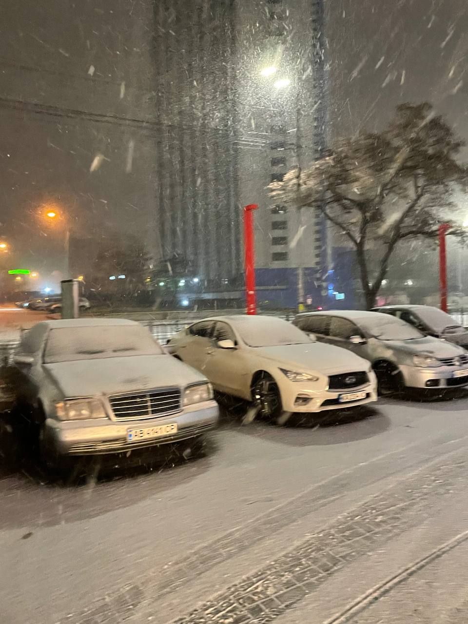 Киев засыпает снегом: школьники будут учиться дистационно 4