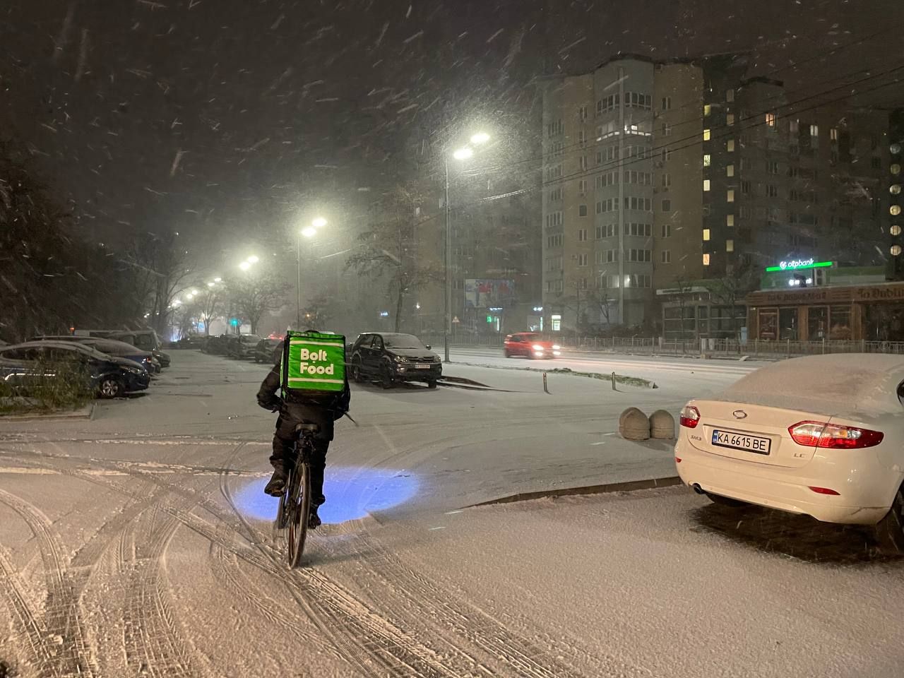 Киев засыпает снегом: школьники будут учиться дистационно 3