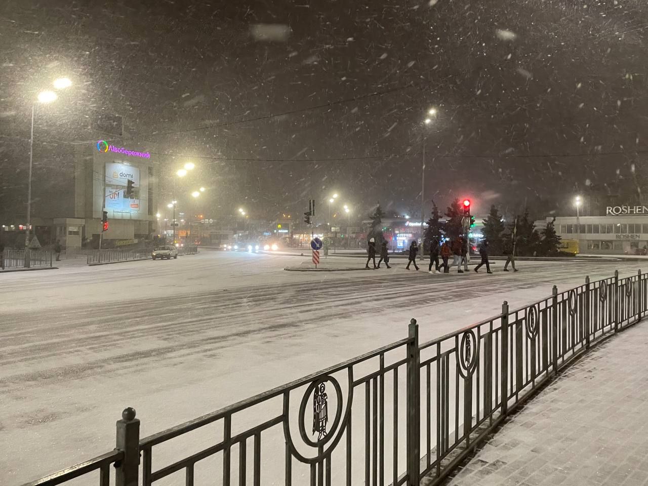 Киев засыпает снегом: школьники будут учиться дистационно 2