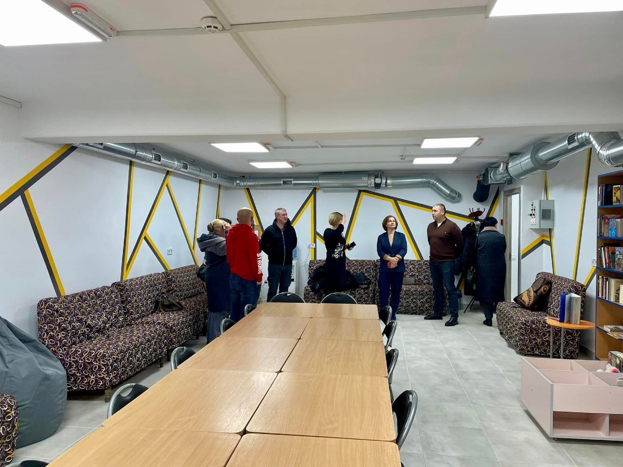 Библиотека в библиотеке: киевлянам показали обновленное укрытие на Трещине 2