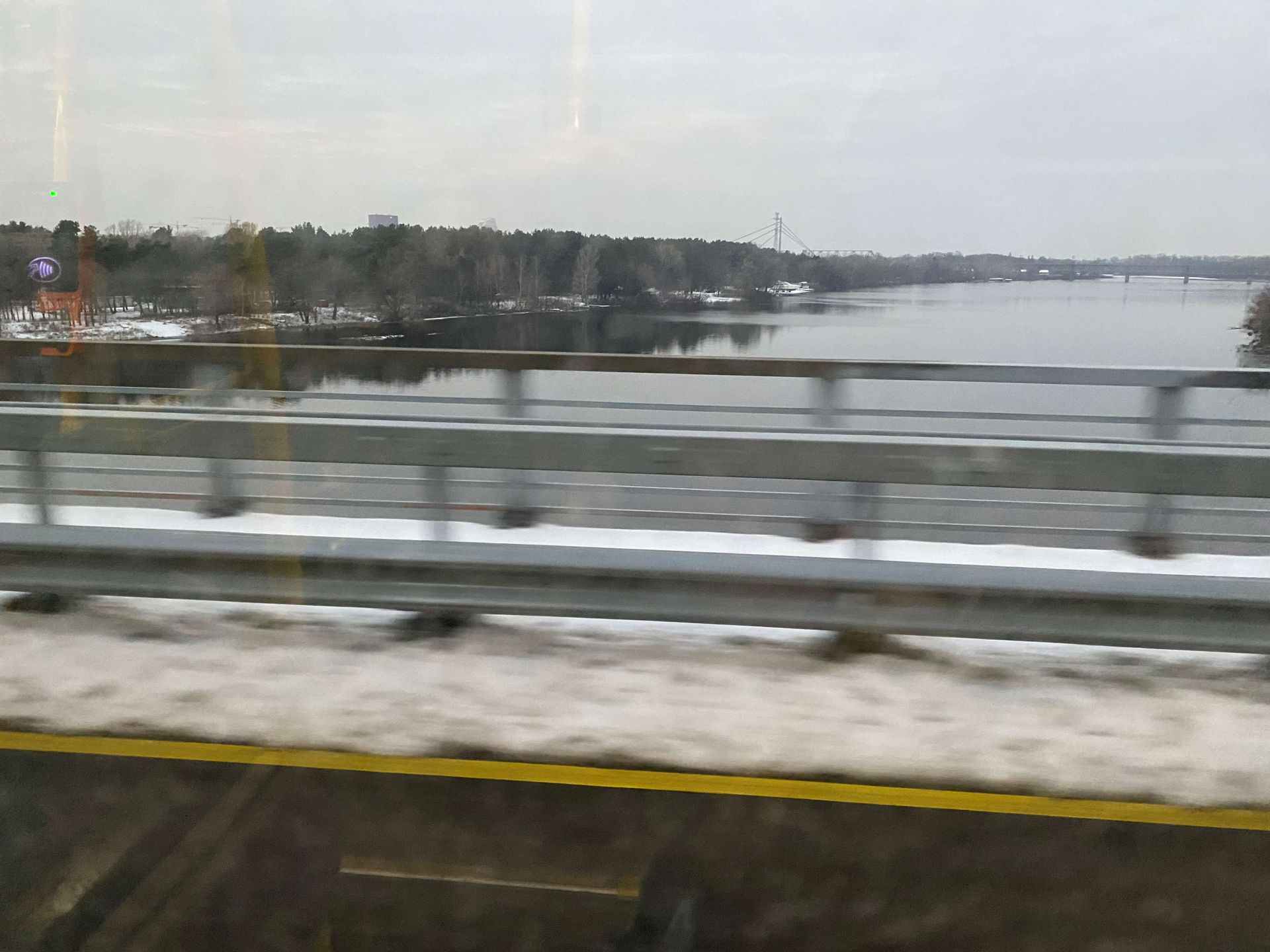 В настоящее время мост закрыт для любого транспорта, кроме служебного и автобуса №111