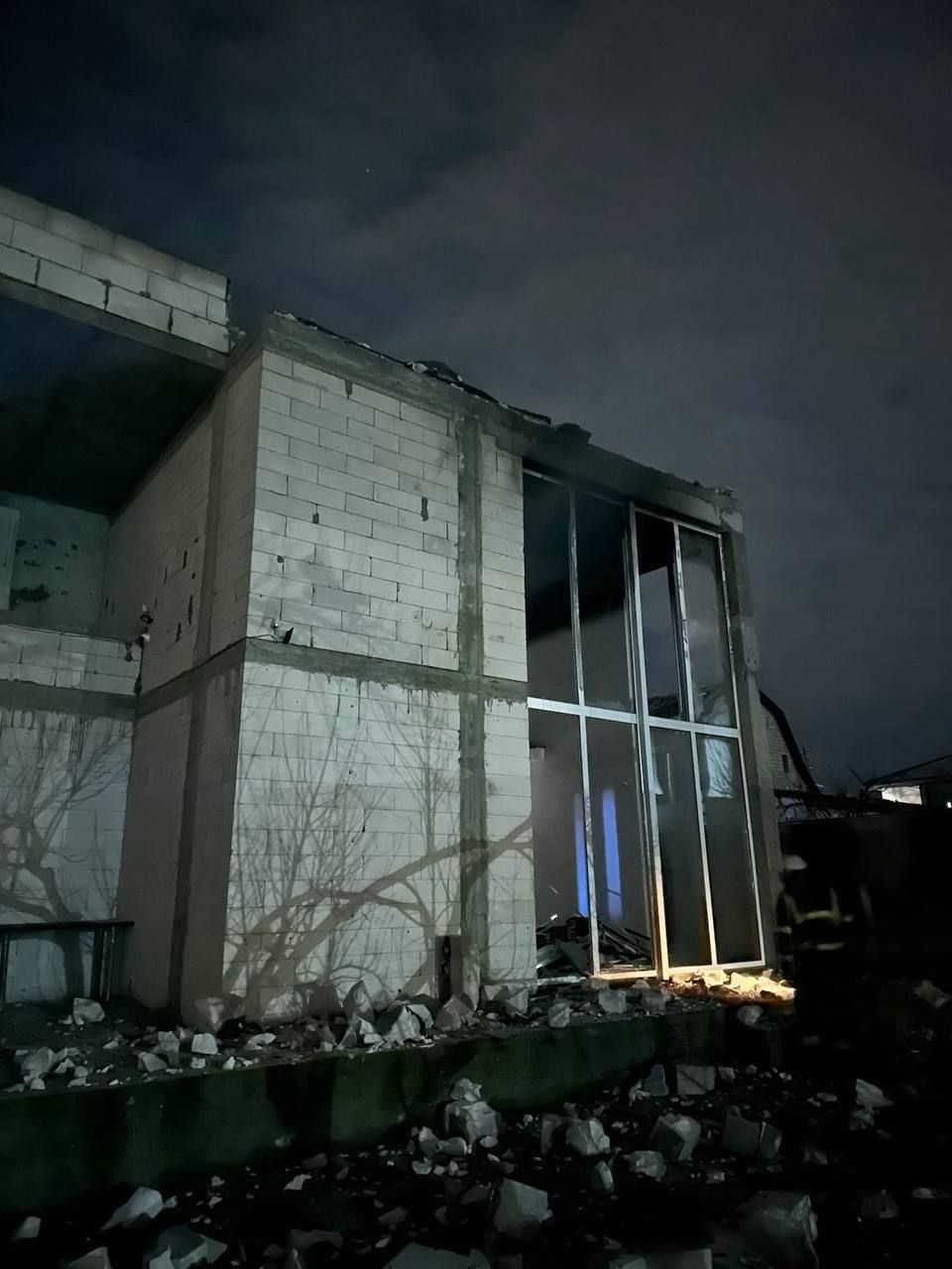 Наслідки падіння уламків БПЛА в Дарницькому районі Наслідки падіння уламків БПЛА в Дарницькому районі