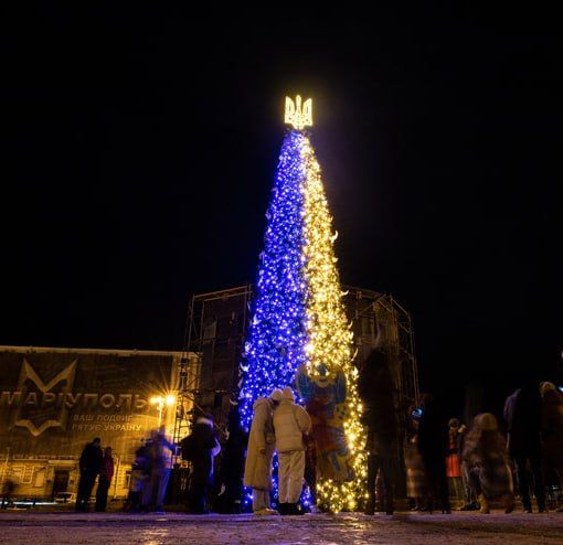 Лаконическая и довольно небольшая елка 2022 года