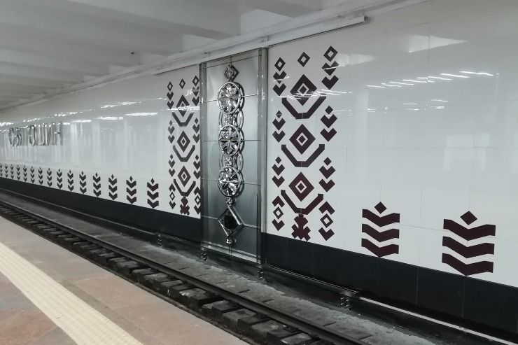 На станції з’явилося нове панно. Фото: Олександр Климчук