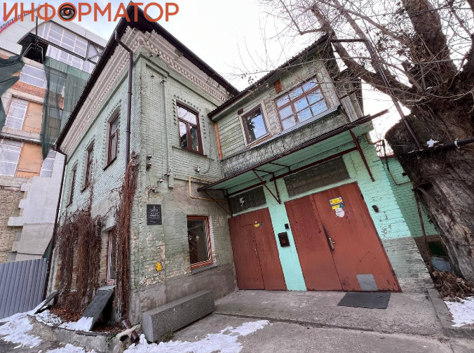 Будинок потребує ремонту дерев'яного елементу конструкції