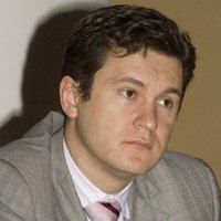 В'ячеслав Супруненко був одружений на доньці Леоніда Черновецького. В'ячеслав Супруненко був одружений на доньці Леоніда Черновецького.