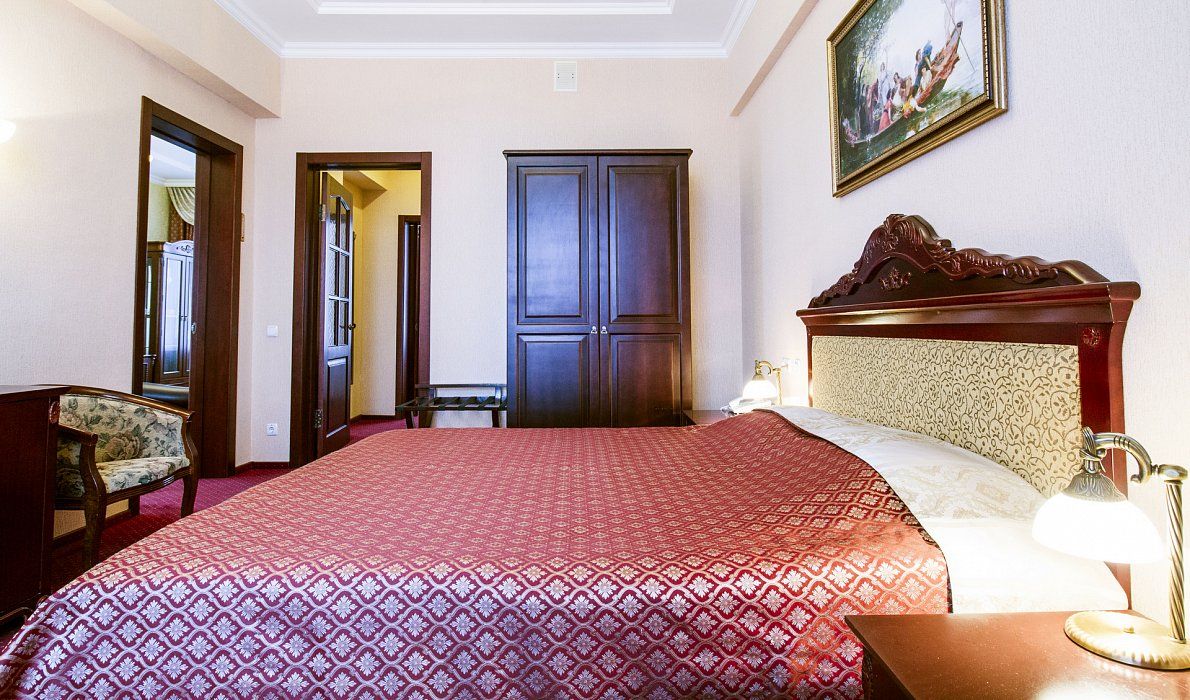 Готель в центрі Києва виставлять на приватизацію: чому його продають 1