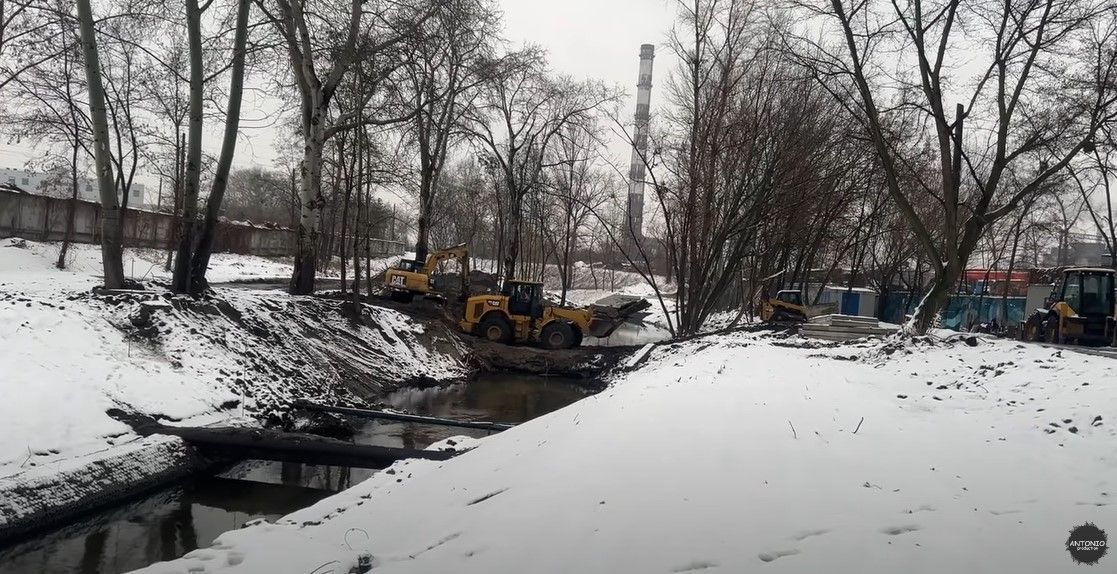 Річку Почайну у Києві продовжують розчищати від бетонних конструкцій 1