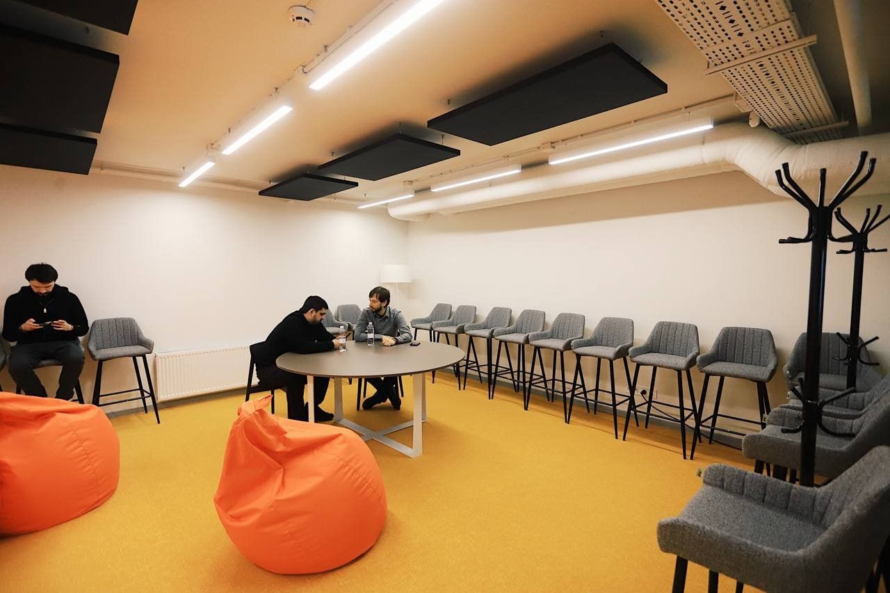 У бібліотеці КПІ зʼявилось перше в Україні смарт-укриття з коворкінгом та ліжками: як воно виглядає 1