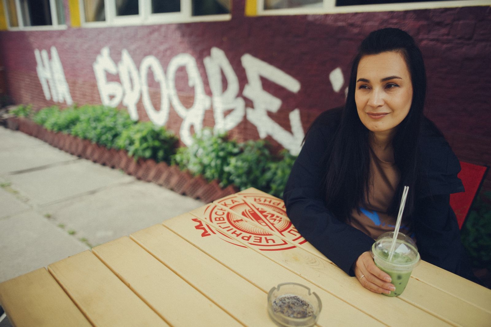 Неможливо побувати на "Бродвеї" і не випити кави в однойменному кафе. Фото bzh.life