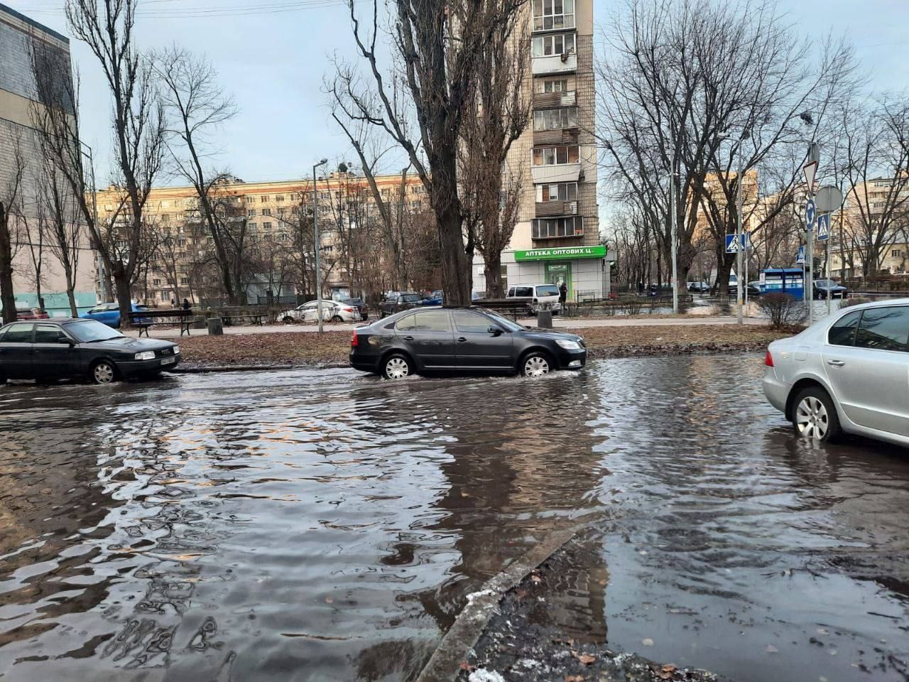 Попри аварію проїзд не обмежили