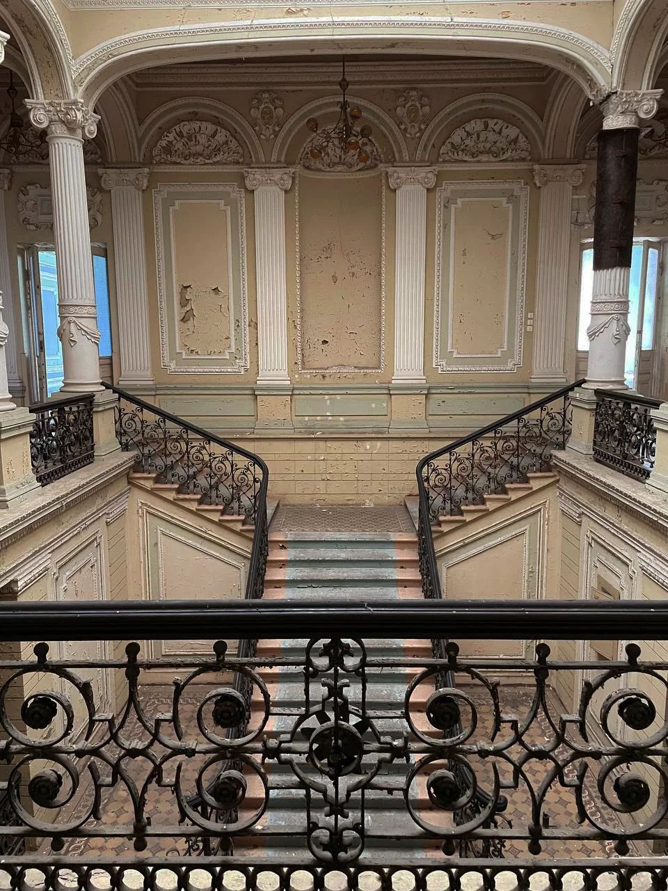 Чому прокуратура зацікавилася «Палацем науки» на Байковій горі та до чого тут Хмельницький 1