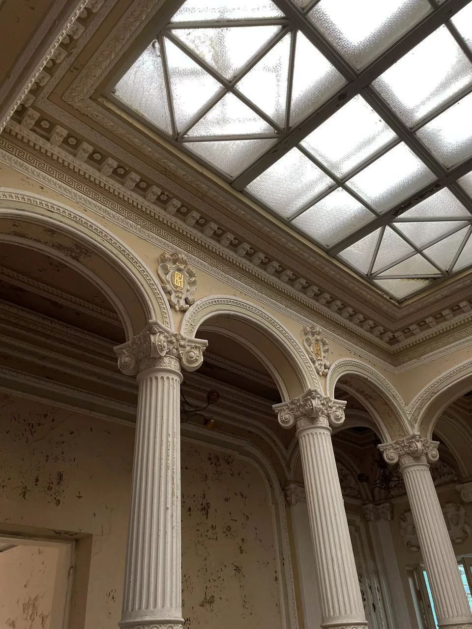 Чому прокуратура зацікавилася «Палацем науки» на Байковій горі та до чого тут Хмельницький 3