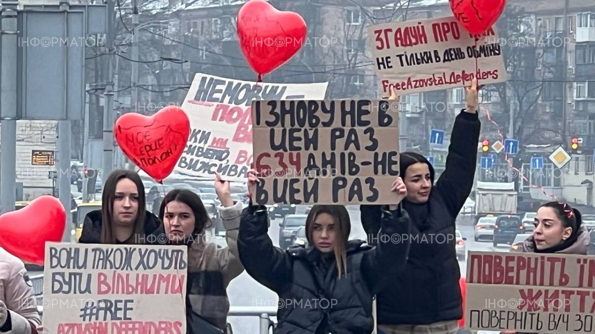 Родини військовополонених захисників Азовсталі знов вийшли на акцію в Києві: фото, відео 2