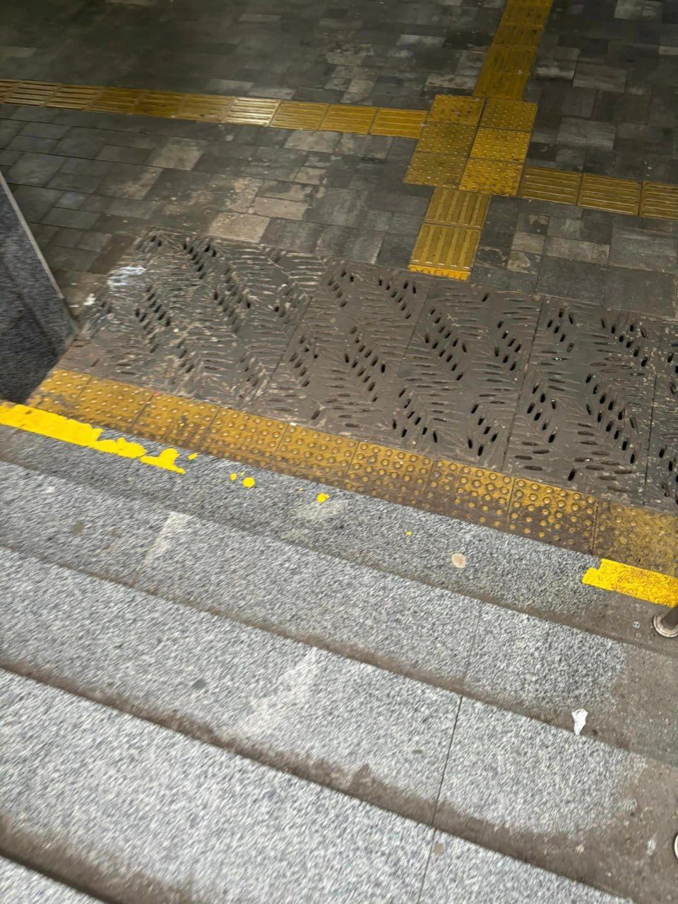 Ремонт не виглядає так, ніби його щойно зробили. Фото з соцмереж