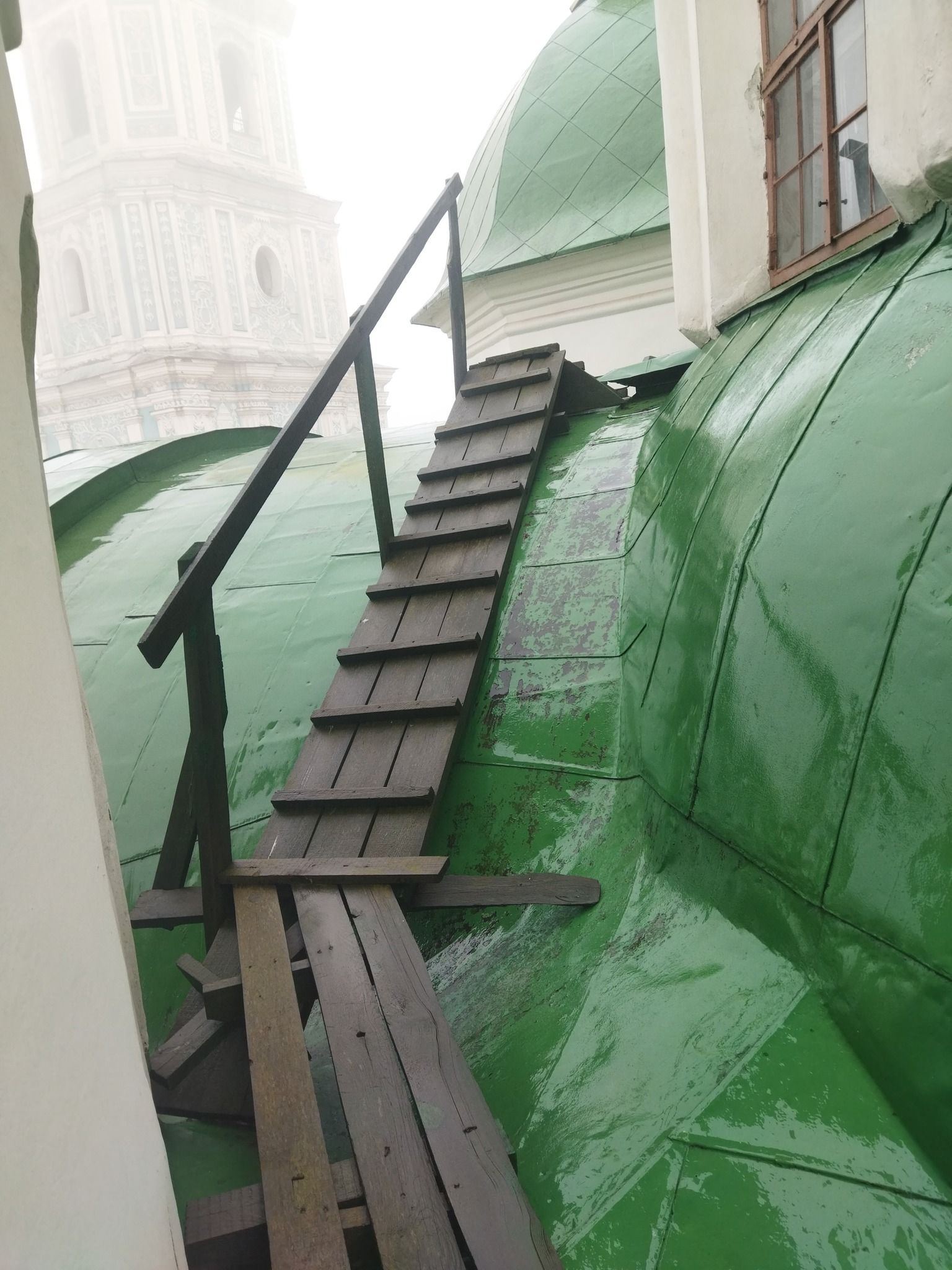 Так виглядають нові хідники на даху Софії Київської Так виглядають нові хідники на даху Софії Київської