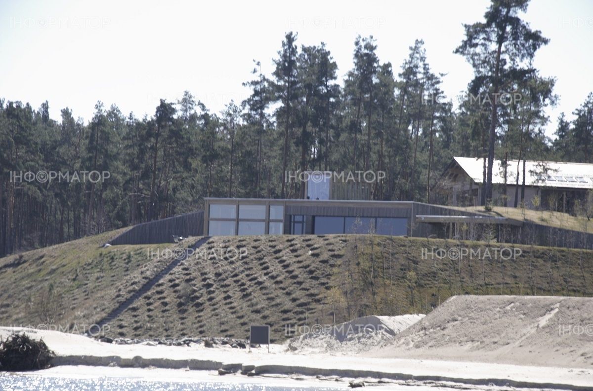 Маєток Віталія Кличка у Лютежі. Фото "Інформатор" Маєток Віталія Кличка у Лютежі. Фото "Інформатор"