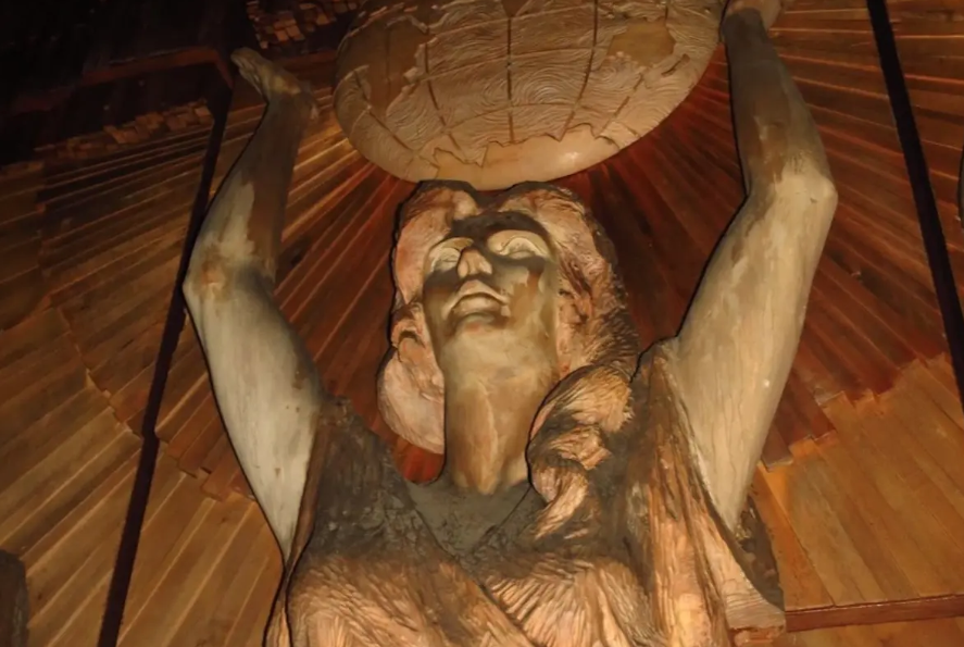 Декоративний елемент панно. Фото: Макар Поліщук