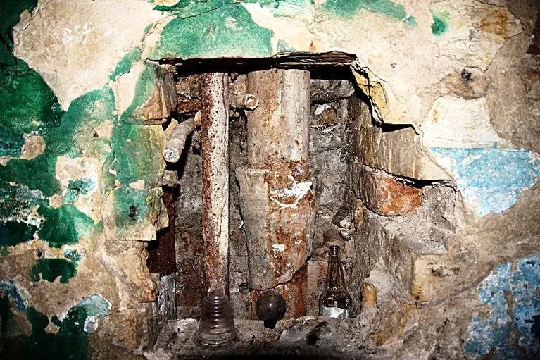 Жители стали заложниками опасного дома. Жители стали заложниками опасного дома.