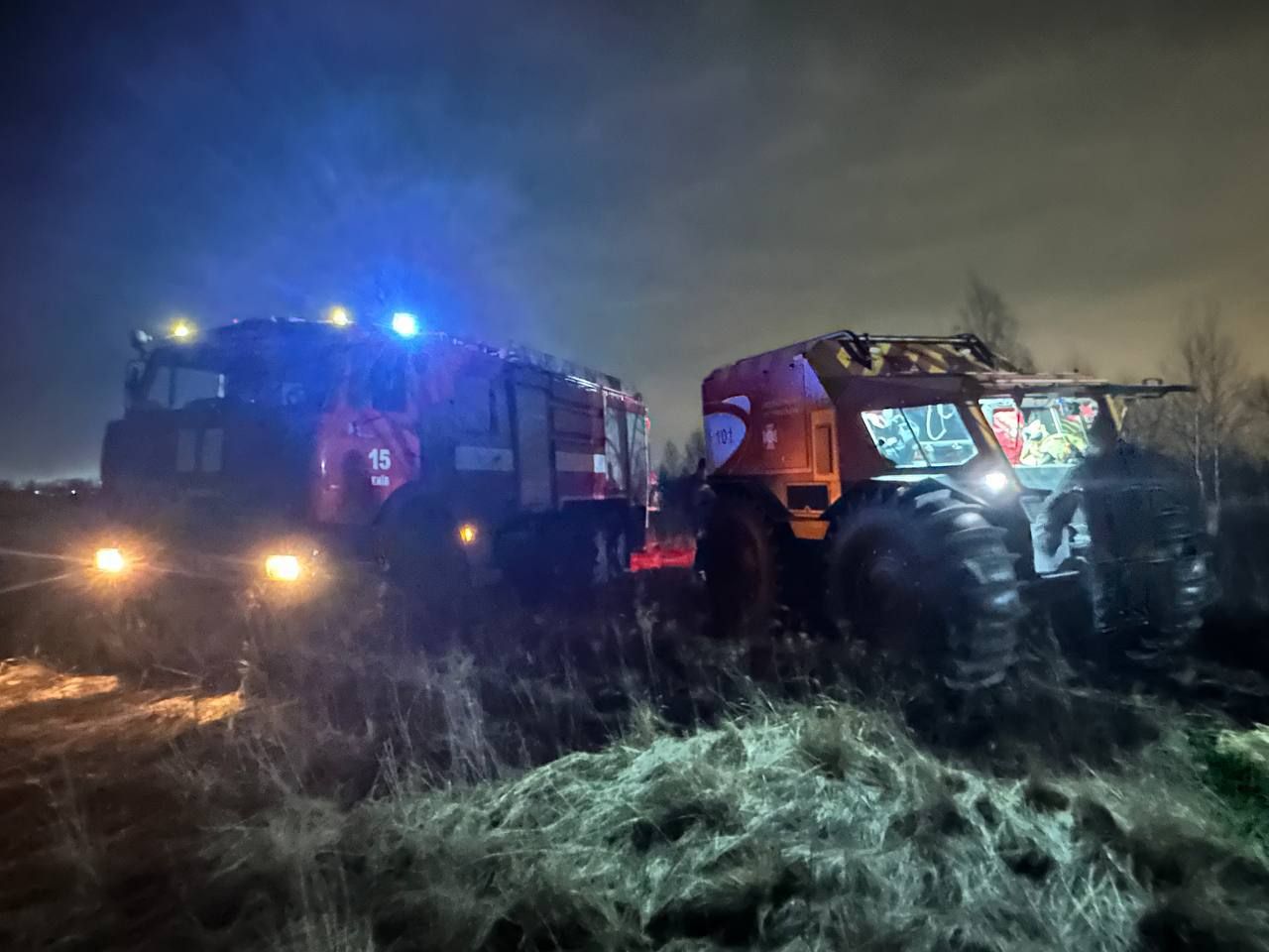 Пожар ликвидировали с помощью спецтехники. Фото - ГСЧС