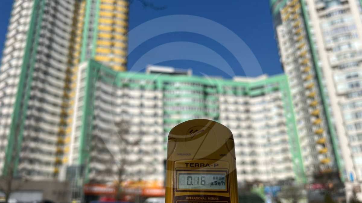 Фоновий рівень випромінювання у "спальному" районі Києва Фоновий рівень випромінювання у "спальному" районі Києва