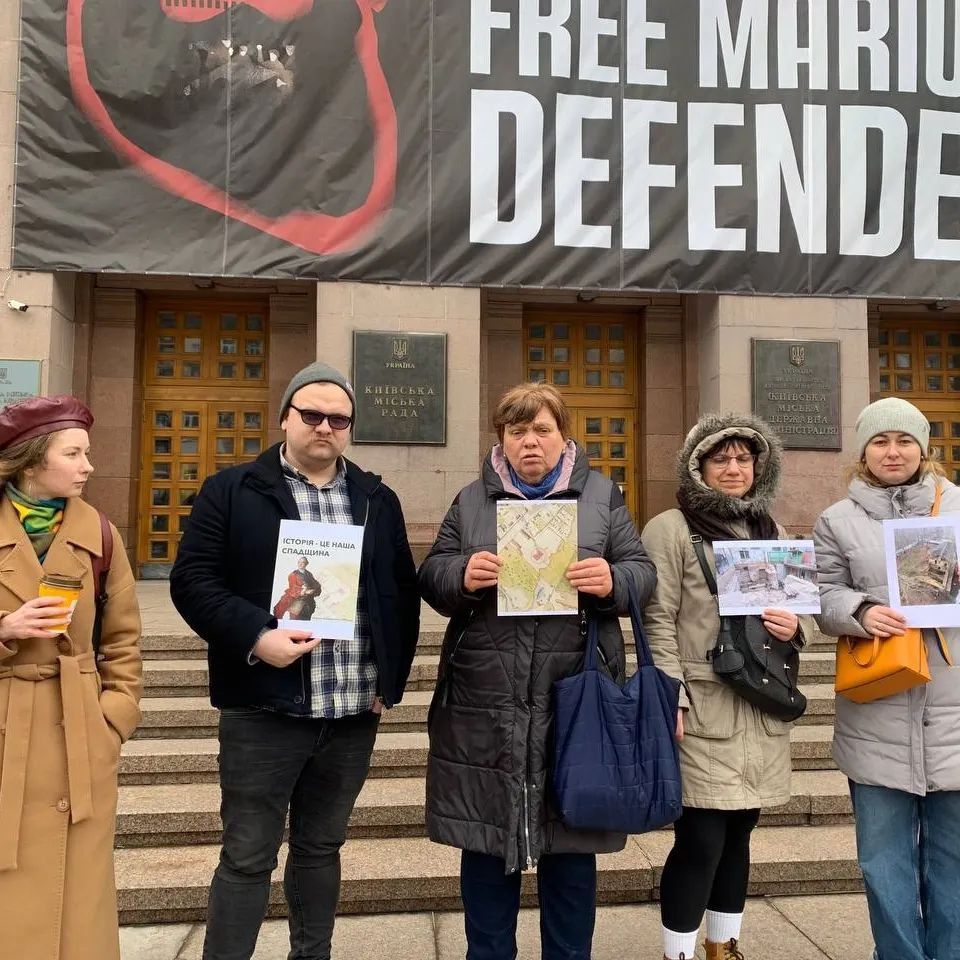 Киян призывают обращаться в прокуратуру для сохранения остатков дворца Разумовского 1