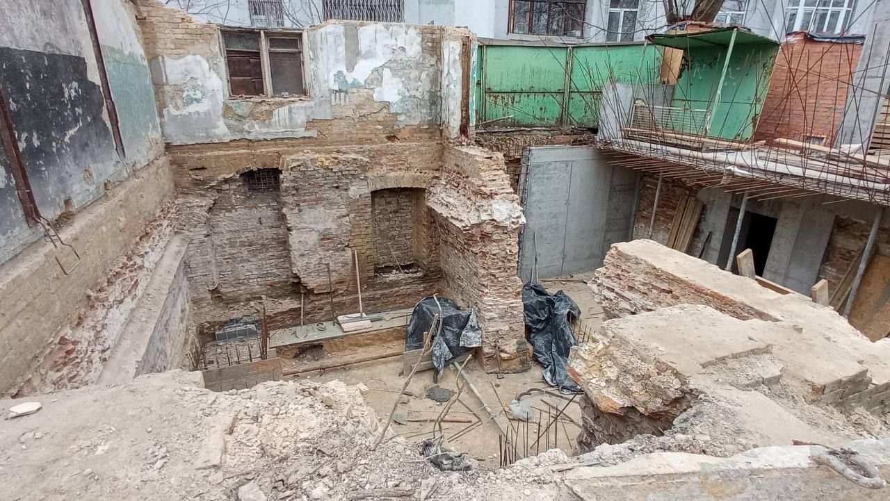 Під час робіт виявили цінні залишки. Фото - "Цегла"