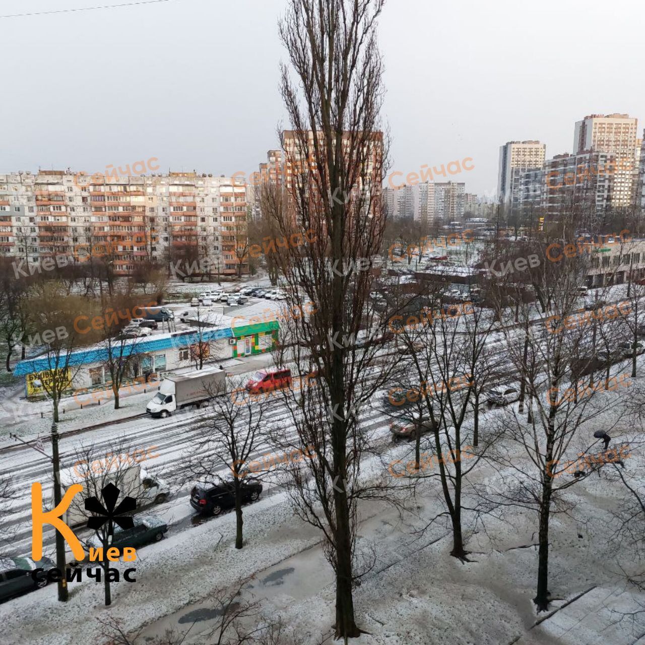 Град засипає столицю Град засипає столицю