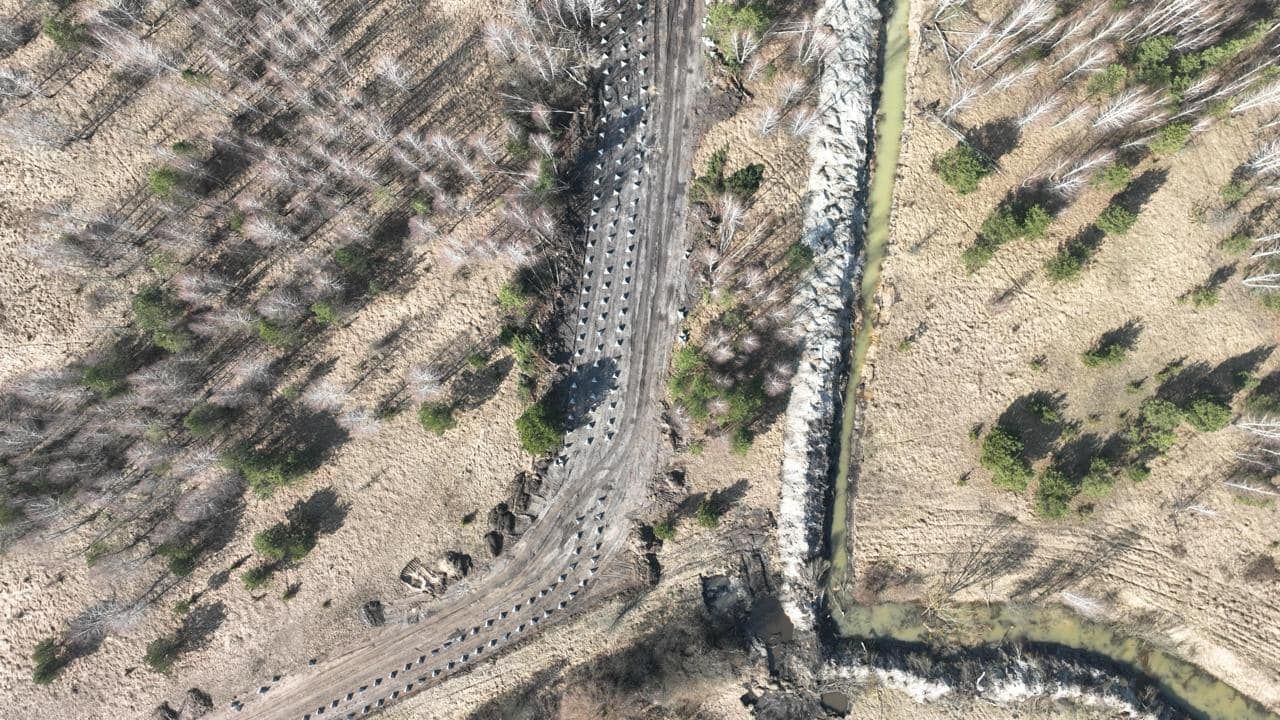 На Київщині побудували майже 10 тисяч “зубів дракона”: яка ситуація з фортифікаціями в області 1