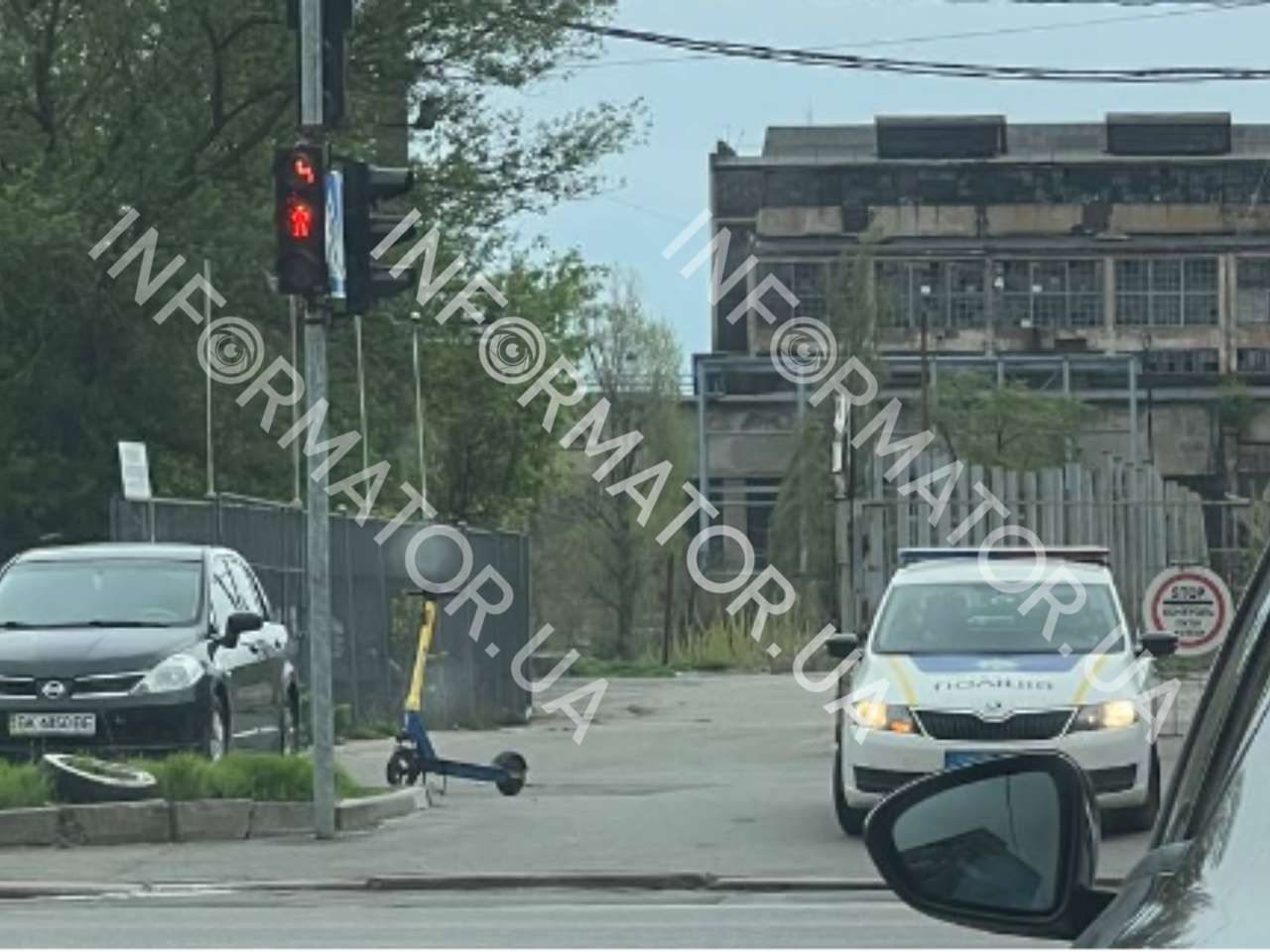 Майданчик на Набережно-Луговій нині закрито для заїзду автівок