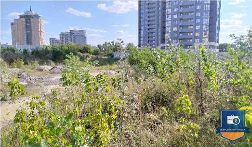 Чому ділянки Микільської Слобідки у Києві ніяк не можуть продати: кини посунули забудовників 1