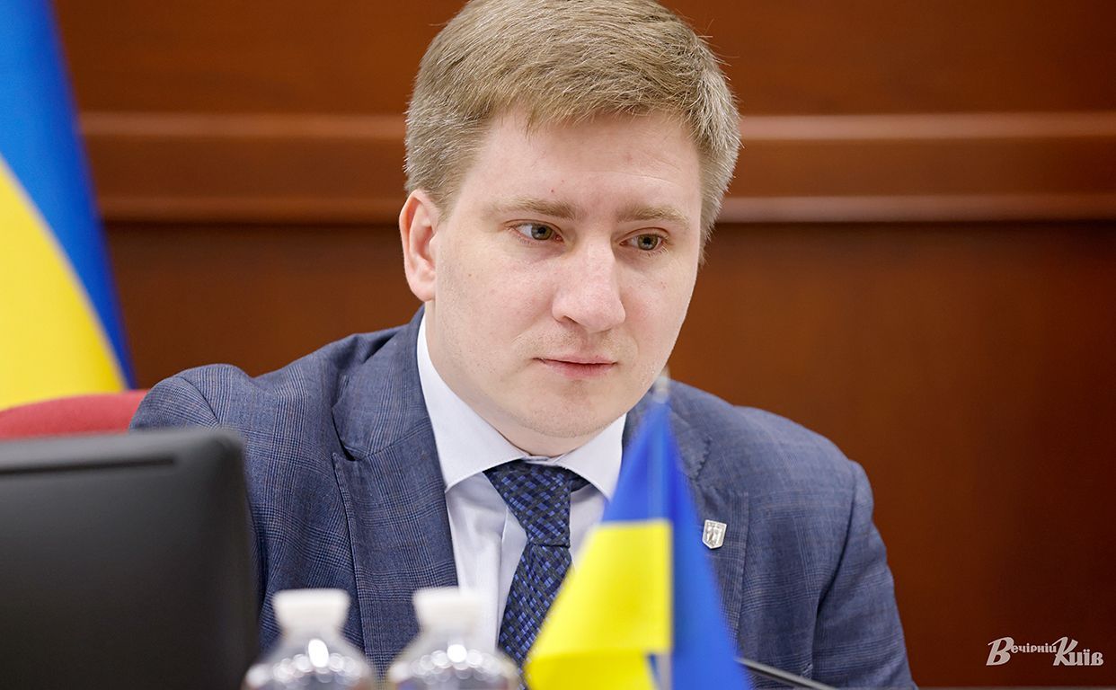 Секретар Київради Володимир Бондаренко попередив, що влада не дасть дозволів забудувати ці землі. Секретар Київради Володимир Бондаренко попередив, що влада не дасть дозволів забудувати ці землі.