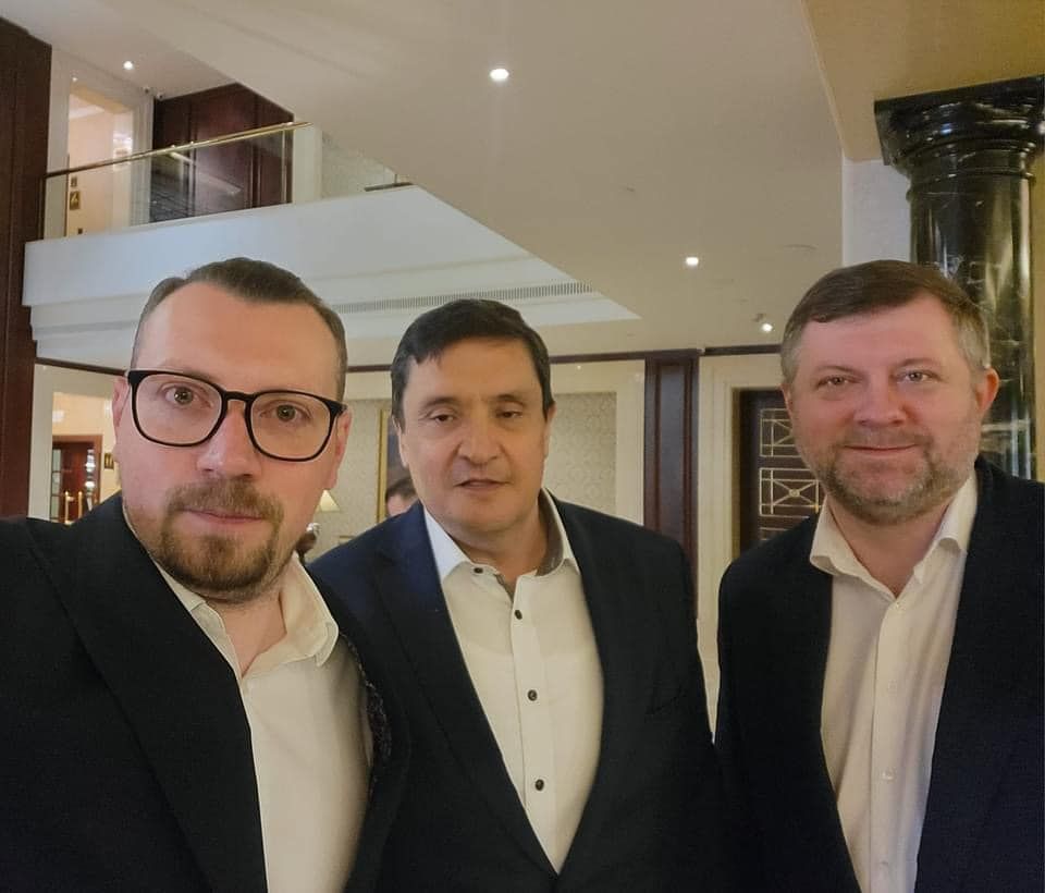 "Добрий друг" Кличка, Віталій Безгін (зліва) та Олександр Корнієнко (справа) провели зустріч з Даніелем Попеску, секретарем Конгресу місцевих влад Ради Європи 