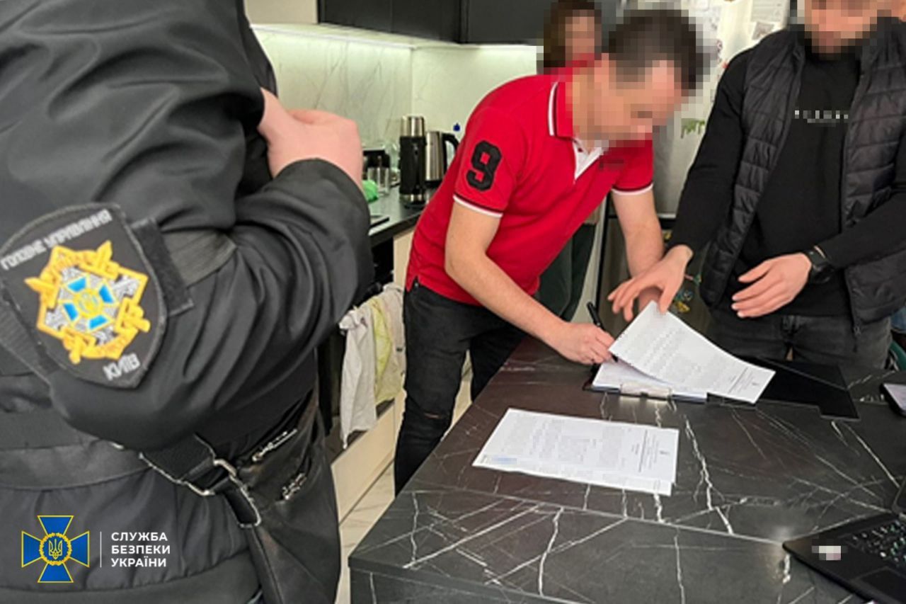 СБУ затримала п'ятьох блогерів, які знімали роботу ТЦК і переміщення військових: їм загрожує великий ермін ув'язнення 1