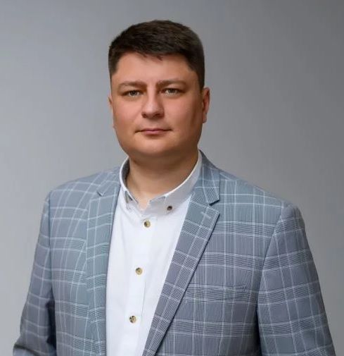 Директором Киевзеленстроя Кличко назначил Юрия Бахмута. Директором Киевзеленстроя Кличко назначил Юрия Бахмута.