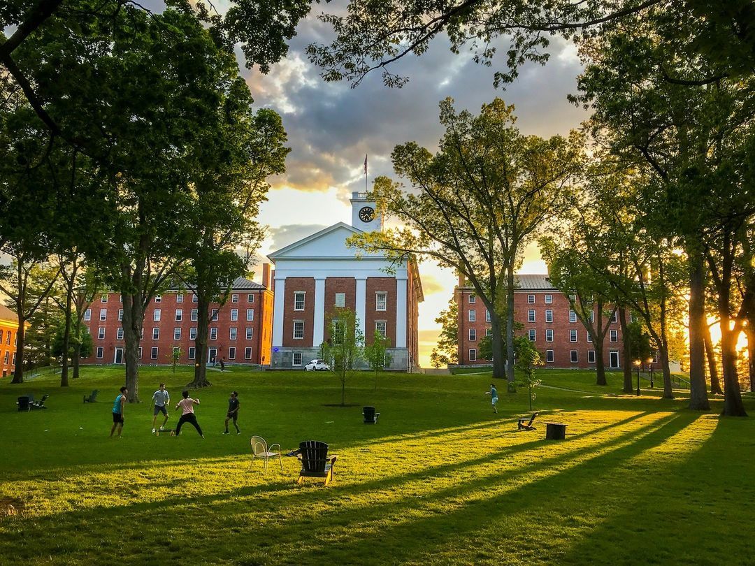 Одна з будівель 