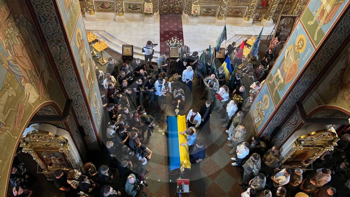 На Майдані прощаються з "Чекою"