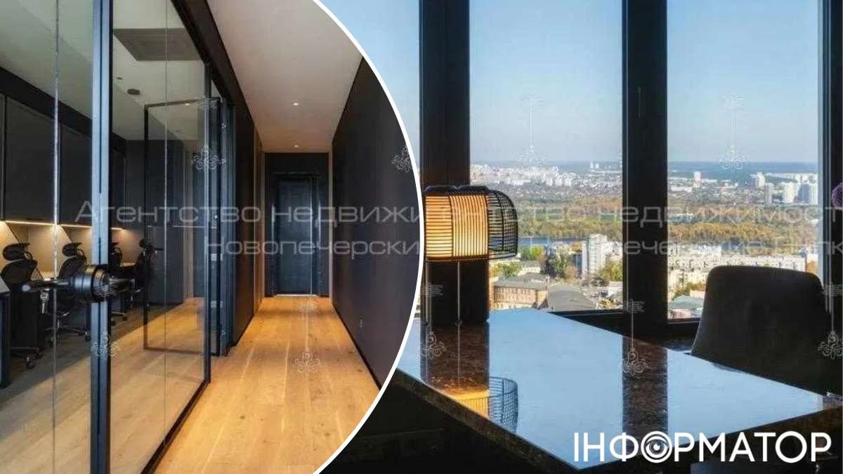 Неравенство между наемными работниками и шефом подчеркивает стеклянная стена за спинами у первых - через нее можно наблюдать, чем занимаются сотрудники