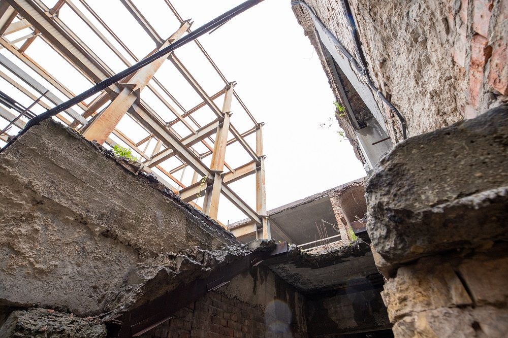 Гостинний двір перебуває в аварійному стані. Фото - Київрада Гостинний двір перебуває в аварійному стані. Фото - Київрада