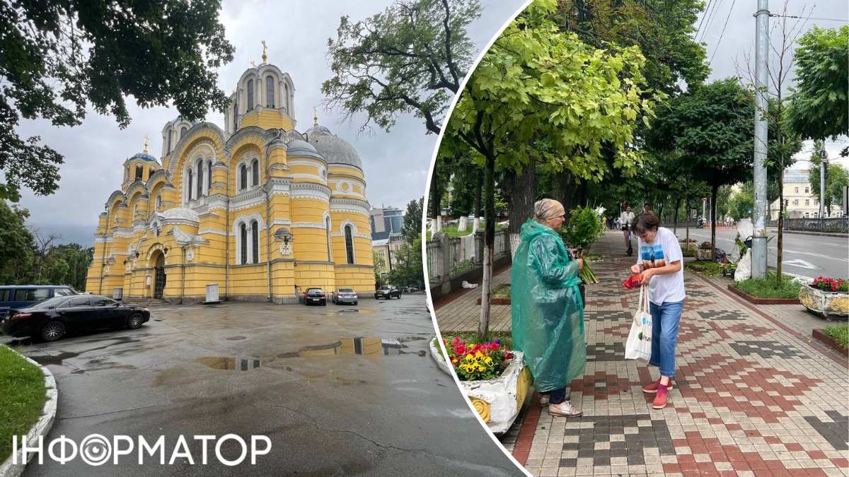 Владимирский собор открыл парковку для всех гостей, а вдоль бульвара перед храмом стояли женщины-торговки
