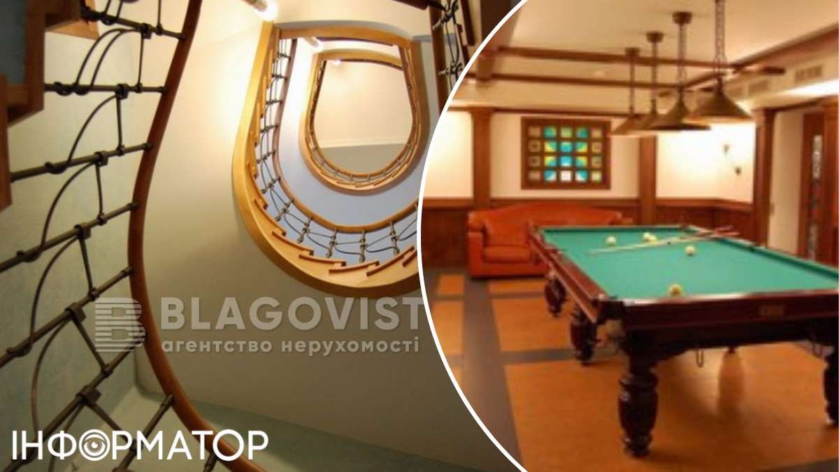 В будинку повно місця для розваг і цікавих архітектурних рішень, як-от гвинтові сходи В будинку повно місця для розваг і цікавих архітектурних рішень, як-от гвинтові сходи