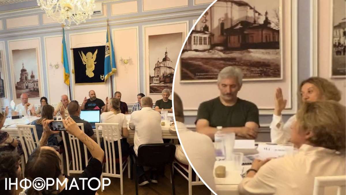 ДОКС голосует за предоставление статуса усадьбе Зеленских, Михаил Кальницкий - единственный, кто не поднял руку ДОКС голосует за предоставление статуса усадьбе Зеленских, Михаил Кальницкий - единственный, кто не поднял руку