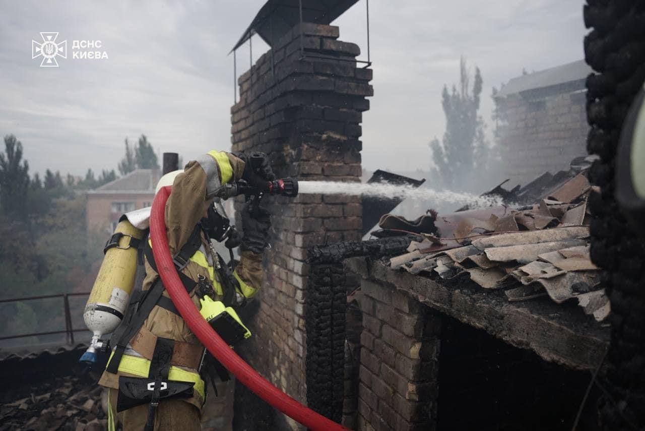У Солом'янському районі Києва загорілася багатоповерхівка: дим та вогонь видно за сотні метрів 2
