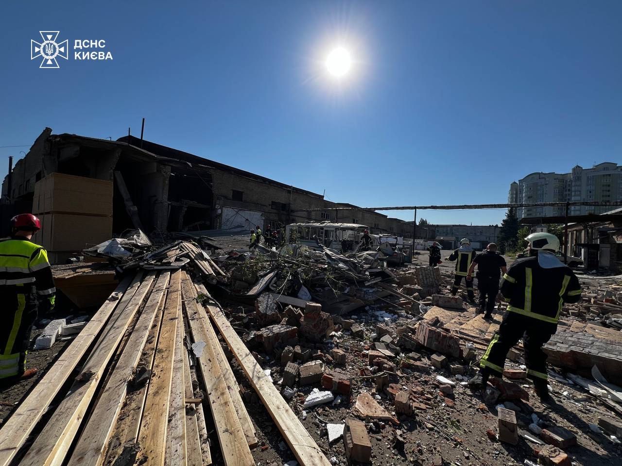 Киев: взрыв в Голосеевском районе. Фото - ГСЧС