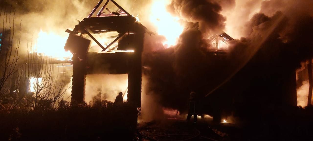 В пригороде Киева русский дрон уничтожил дом: есть пострадавшая 1