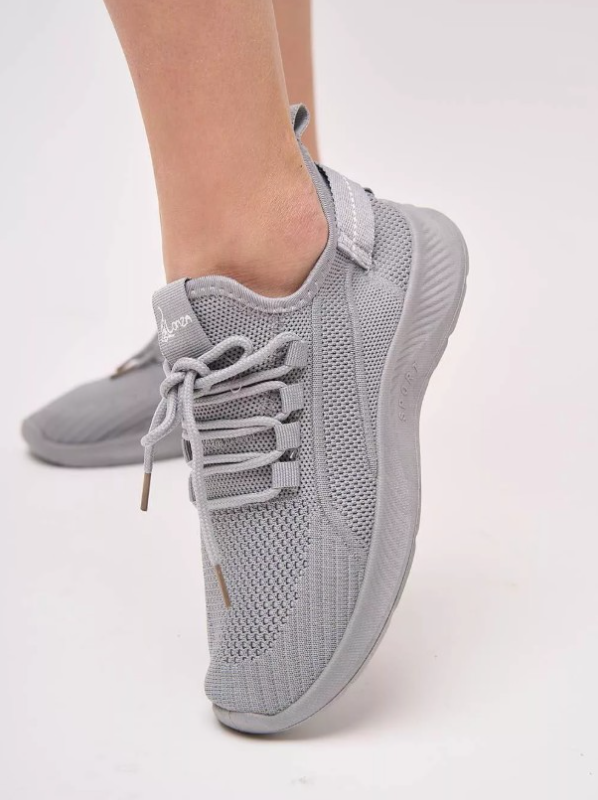 Кроссовки + платья: лучшие сочетания для этого лета 1